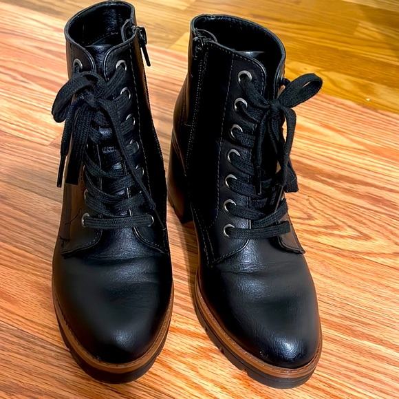 Boots - Picture 4 of 4